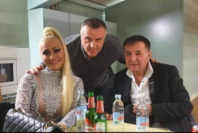 Biznismen Nesko Bronja sa bh pjevačima